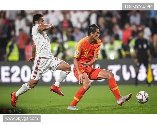 张文杰谈广州训练特点 外教主导让归国球员适应更轻松 张文杰谈广州训练特点 外教主导让归国球员适应更轻松