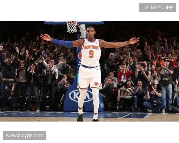 巴雷特高效表现12投9中砍下20分6篮板2助攻2抢断2盖帽助尼克斯击败对手 巴雷特高效表现12投9中砍下20分6篮板2助攻2抢断2盖帽助尼克斯击败对手